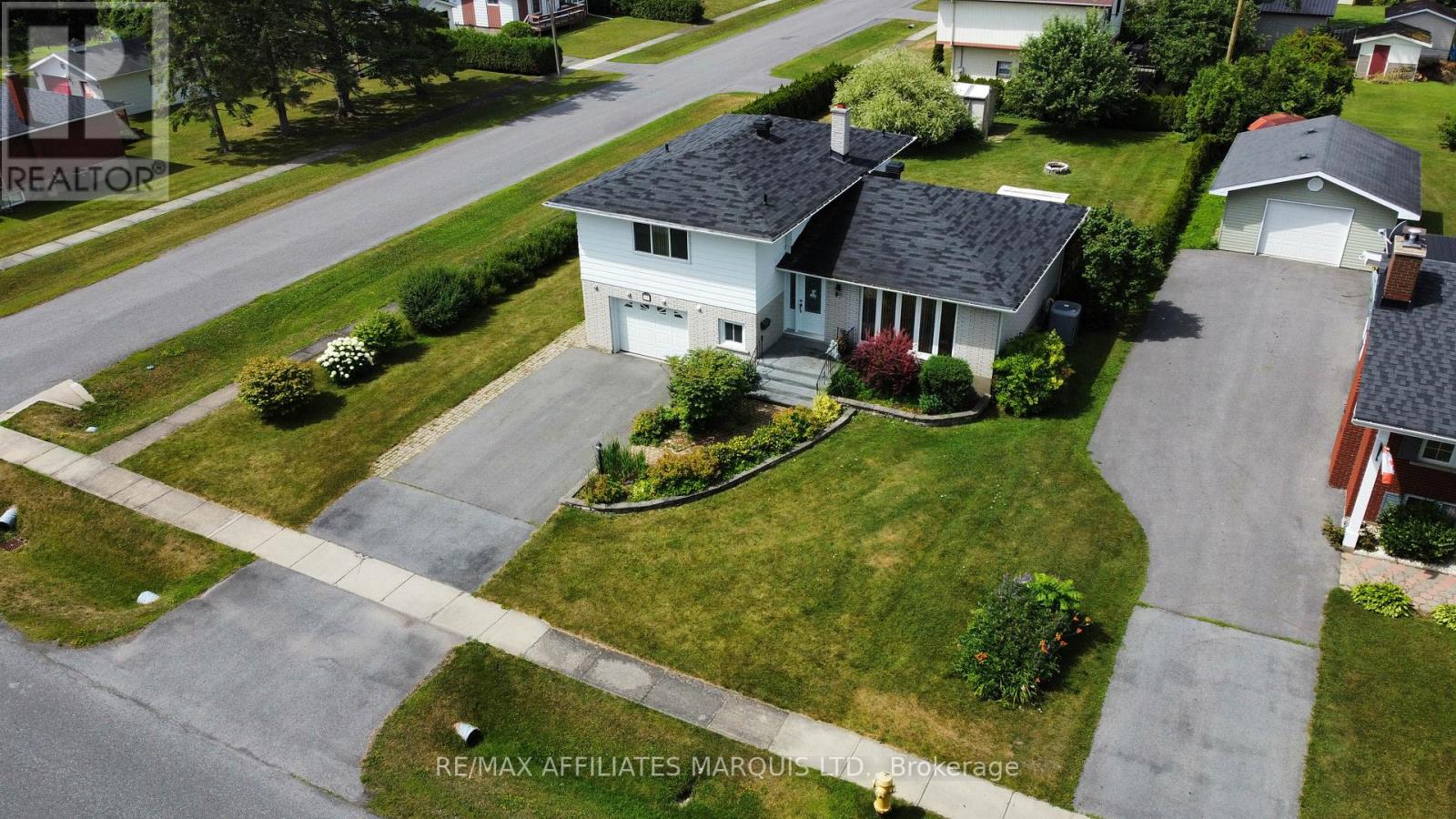11 Ault Drive, South Stormont, Ontario  K0C 1M0 - Photo 2 - X13001790
