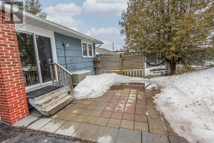 593 Pine St, Sault Ste. Marie, Ontario  P6B 3E8 - Photo 21 - SM260696