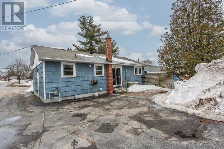 593 Pine St, Sault Ste. Marie, Ontario  P6B 3E8 - Photo 23 - SM260696
