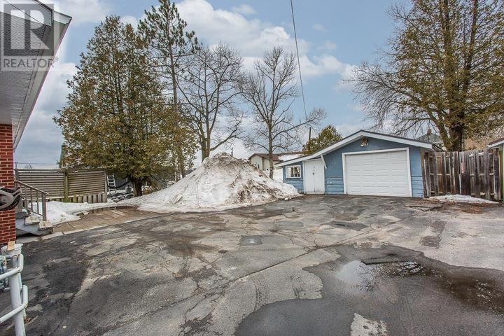 593 Pine St, Sault Ste. Marie, Ontario  P6B 3E8 - Photo 22 - SM260696