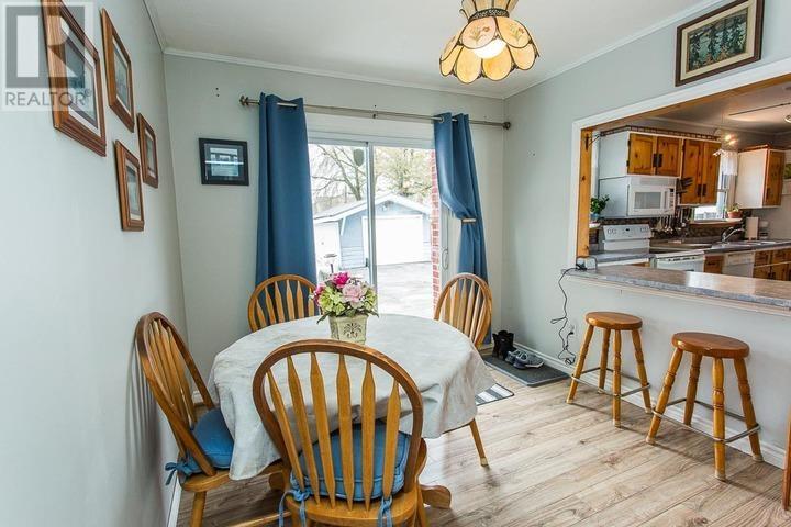 593 Pine St, Sault Ste. Marie, Ontario  P6B 3E8 - Photo 4 - SM260696