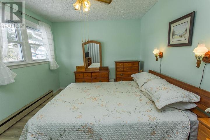 593 Pine St, Sault Ste. Marie, Ontario  P6B 3E8 - Photo 9 - SM260696