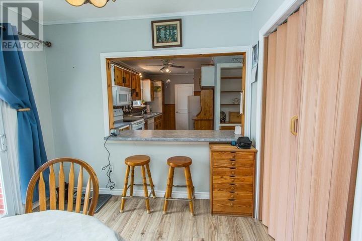 593 Pine St, Sault Ste. Marie, Ontario  P6B 3E8 - Photo 5 - SM260696