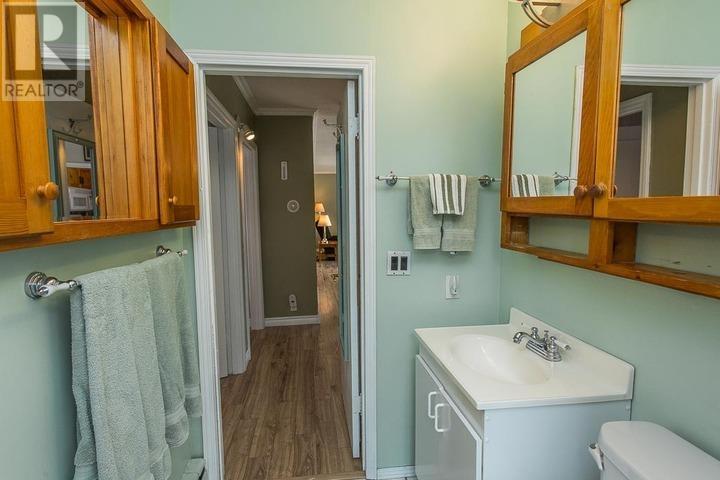 593 Pine St, Sault Ste. Marie, Ontario  P6B 3E8 - Photo 11 - SM260696