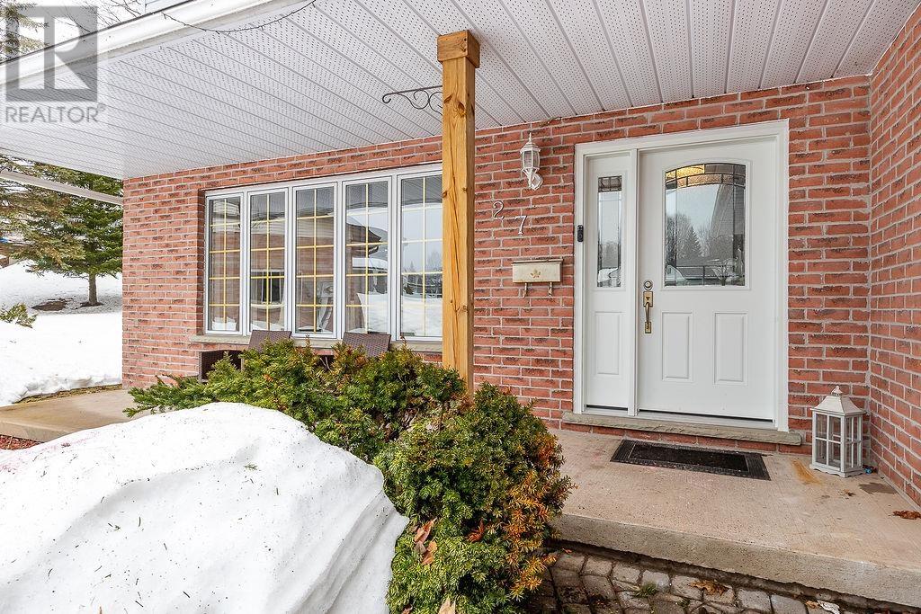 27 Plummer Cres, Sault Ste. Marie, Ontario  P6B 6E4 - Photo 4 - SM260695