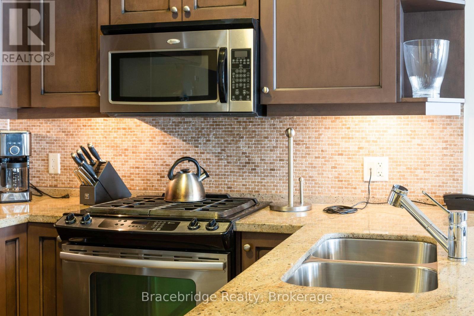 B102-C1 - 1869 Muskoka Rd 118 Highway W, Muskoka Lakes, Ontario  P1L 1W8 - Photo 10 - X13001614