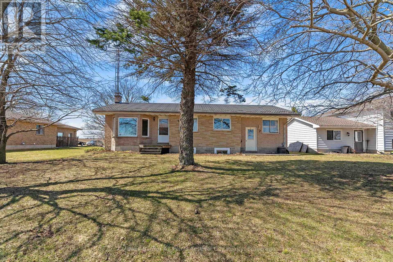 1 Crawford Street, North Huron, Ontario  N0G 2H0 - Photo 40 - X13001744
