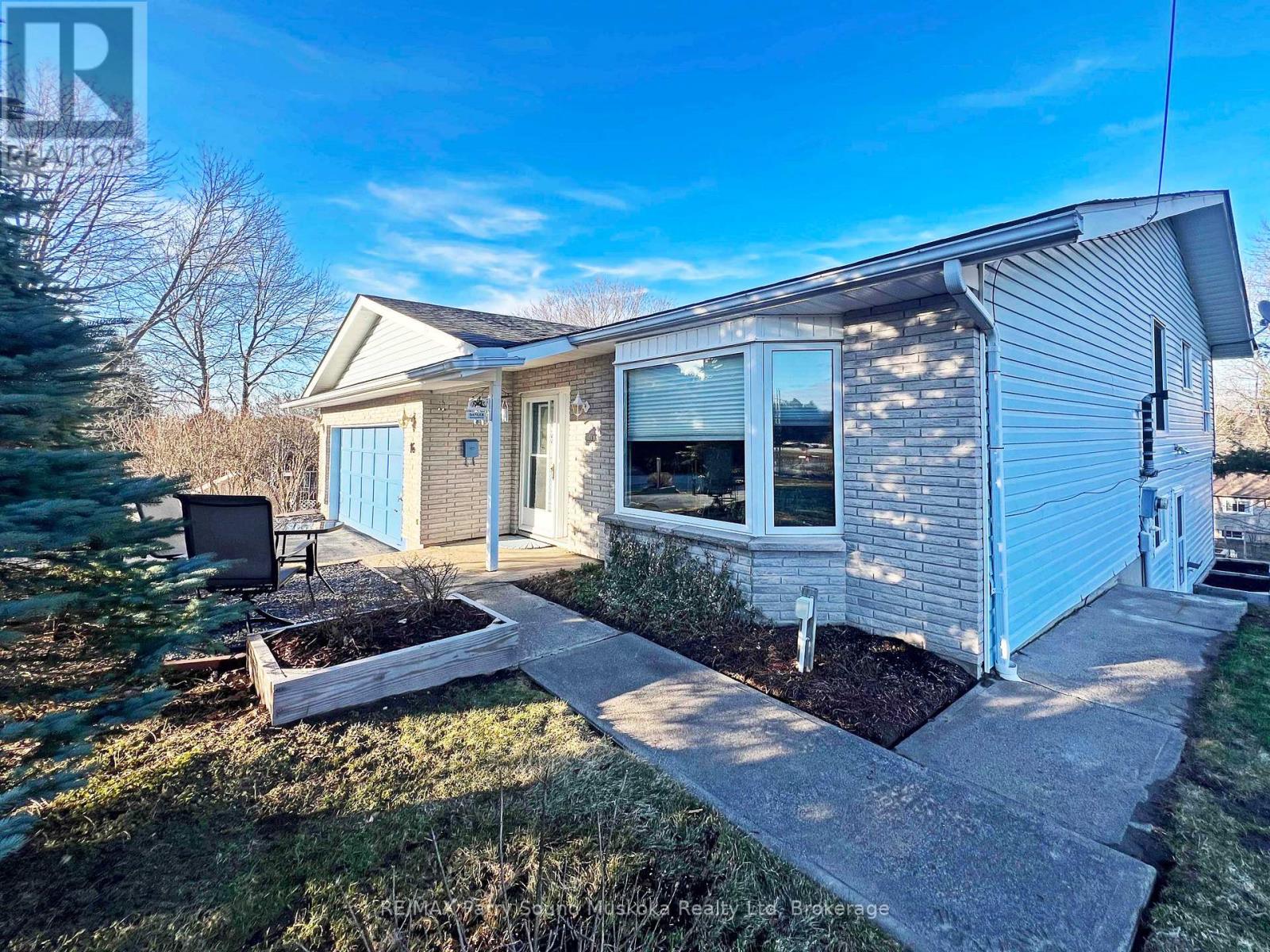 16 MACKLAIM DRIVE, Parry Sound, Ontario