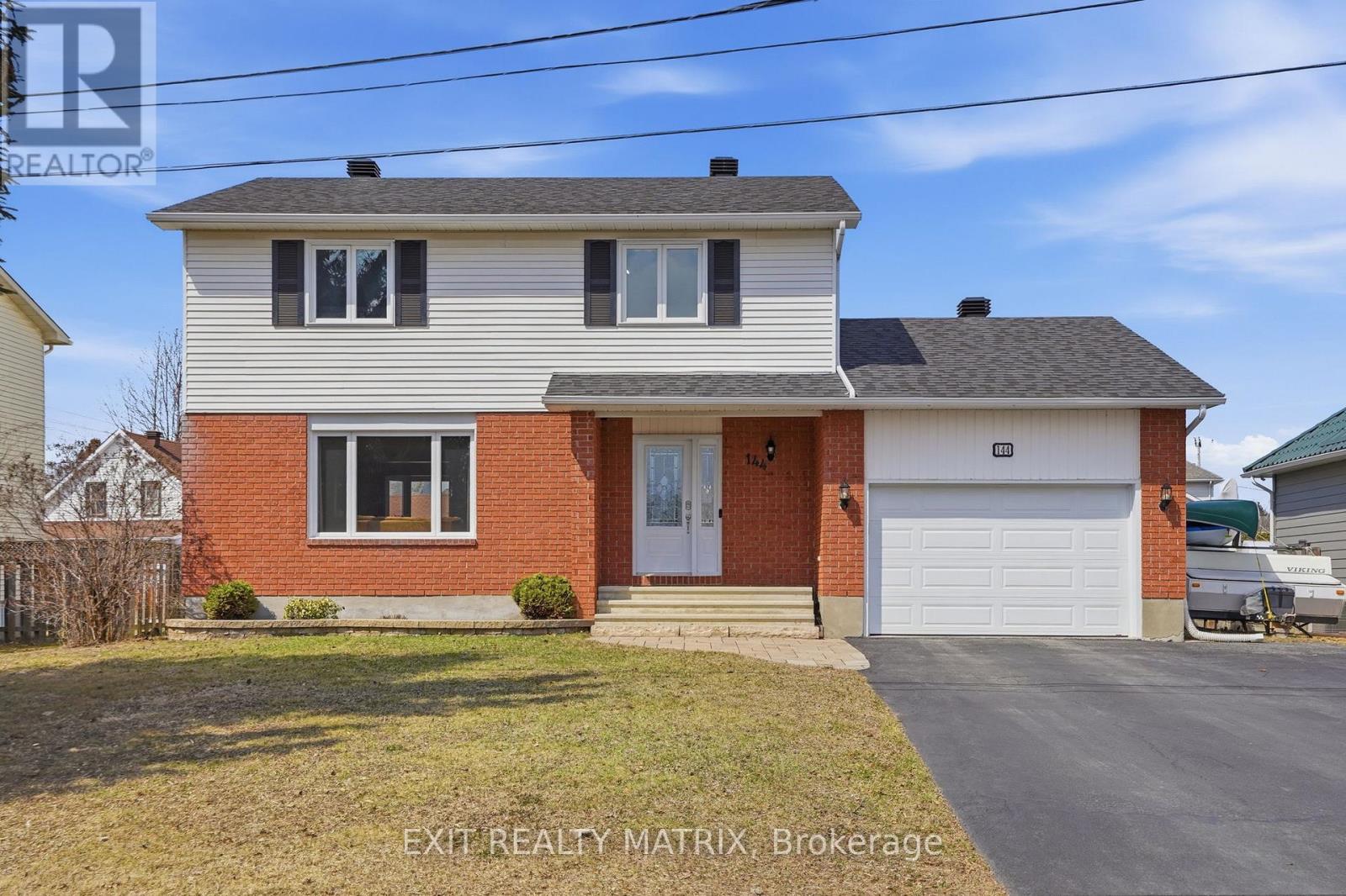 144 CENTENAIRE STREET, Russell, Ontario