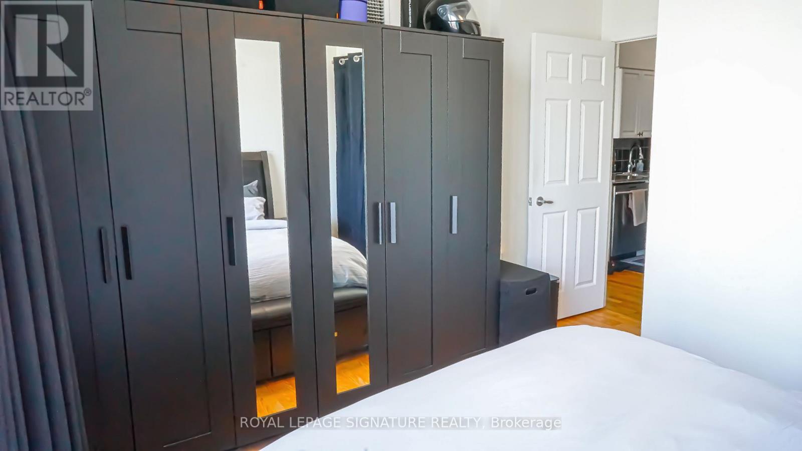 1726 - 230 Queens Quay W, Toronto, Ontario  M5J 2Y7 - Photo 11 - C13001764