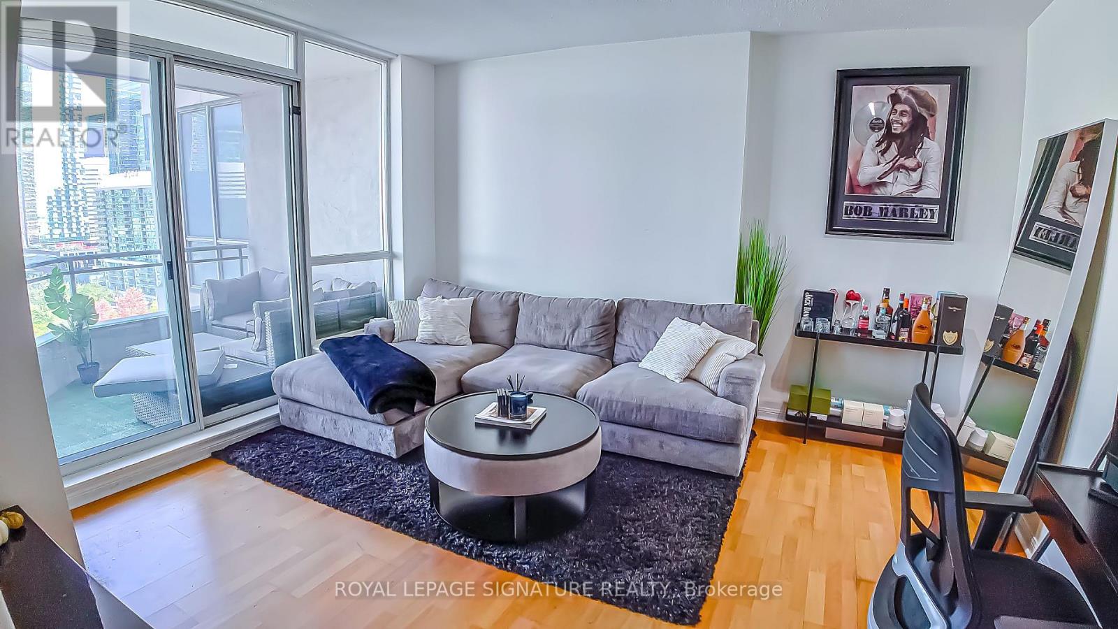 1726 - 230 Queens Quay W, Toronto, Ontario  M5J 2Y7 - Photo 4 - C13001764