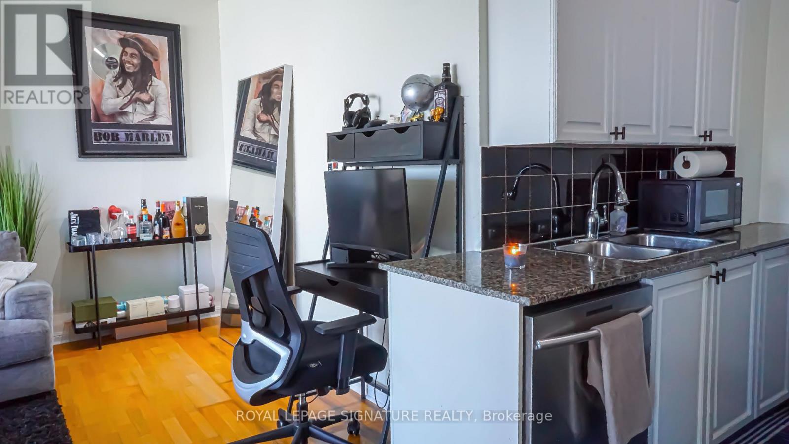 1726 - 230 Queens Quay W, Toronto, Ontario  M5J 2Y7 - Photo 6 - C13001764