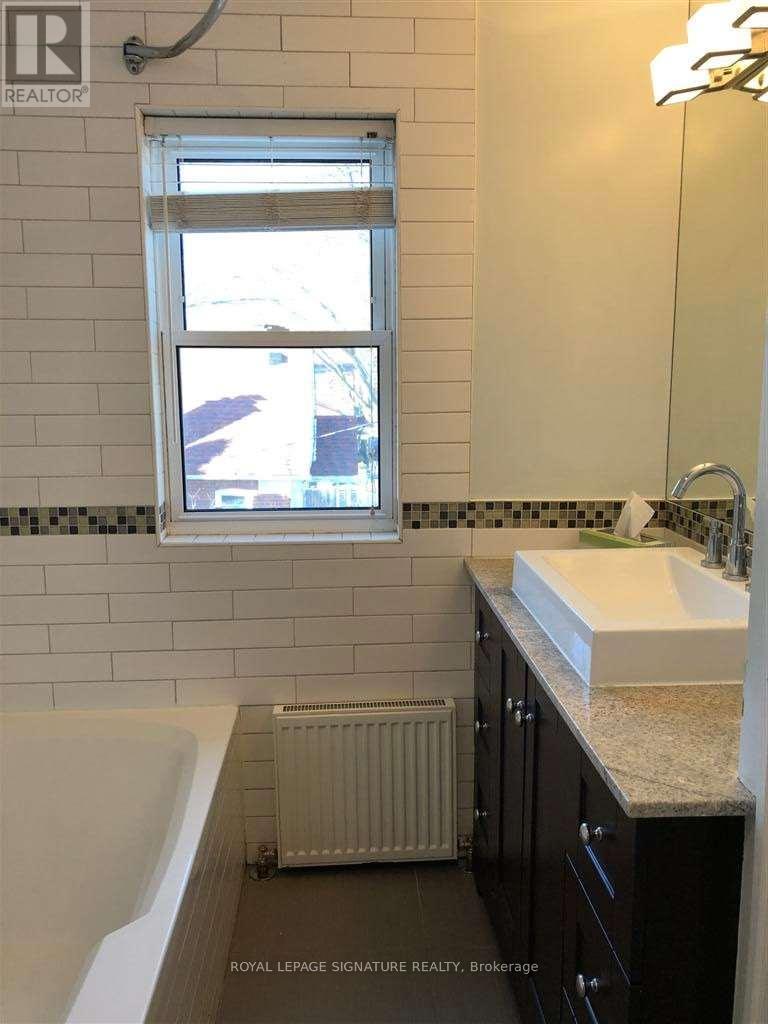 40 Crofton Road, Toronto, Ontario  M4G 2B4 - Photo 12 - C13001814