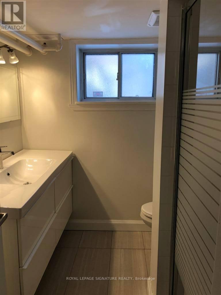 40 Crofton Road, Toronto, Ontario  M4G 2B4 - Photo 17 - C13001814