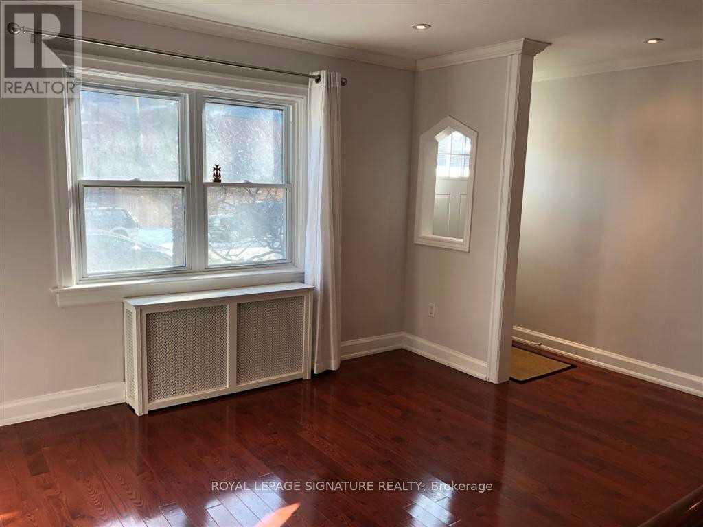 40 Crofton Road, Toronto, Ontario  M4G 2B4 - Photo 2 - C13001814