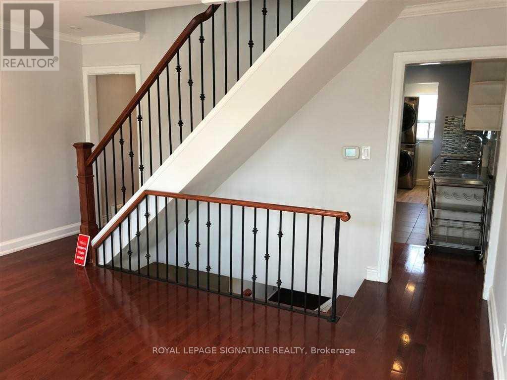 40 Crofton Road, Toronto, Ontario  M4G 2B4 - Photo 4 - C13001814