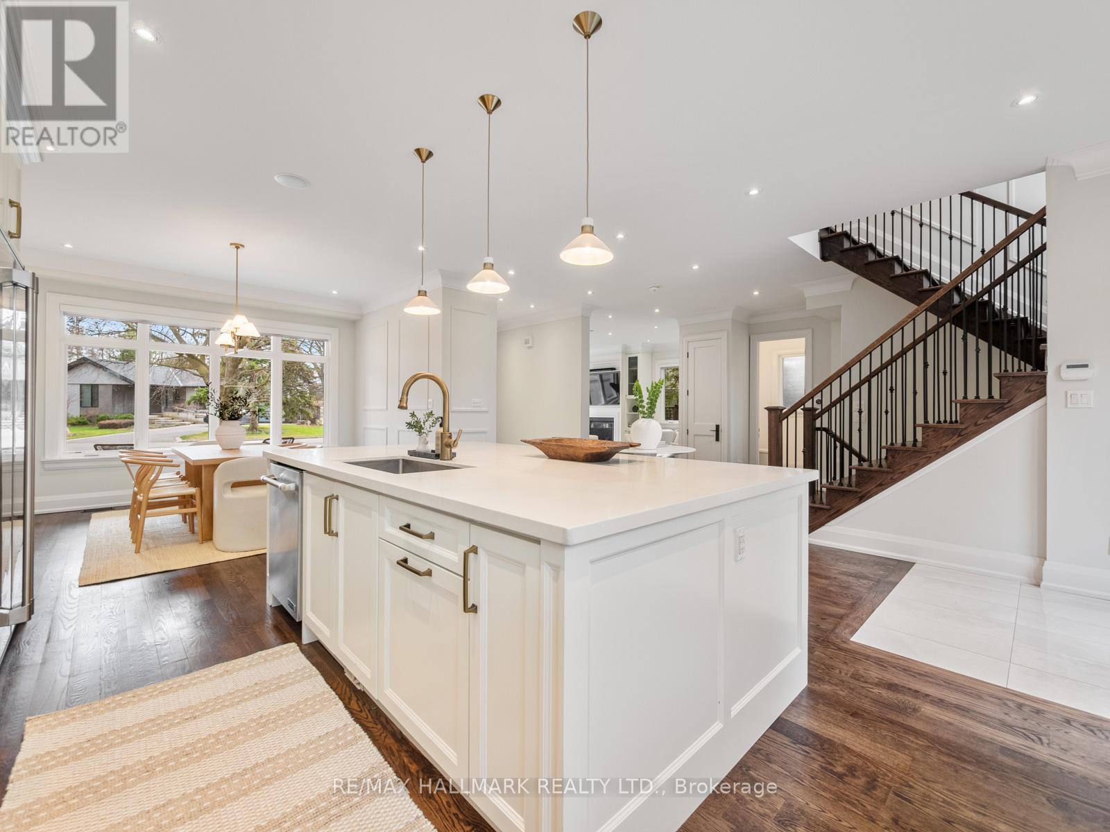 48 Paperbirch Drive, Toronto, Ontario M3C 2E7 - Photo 10 - C13001820