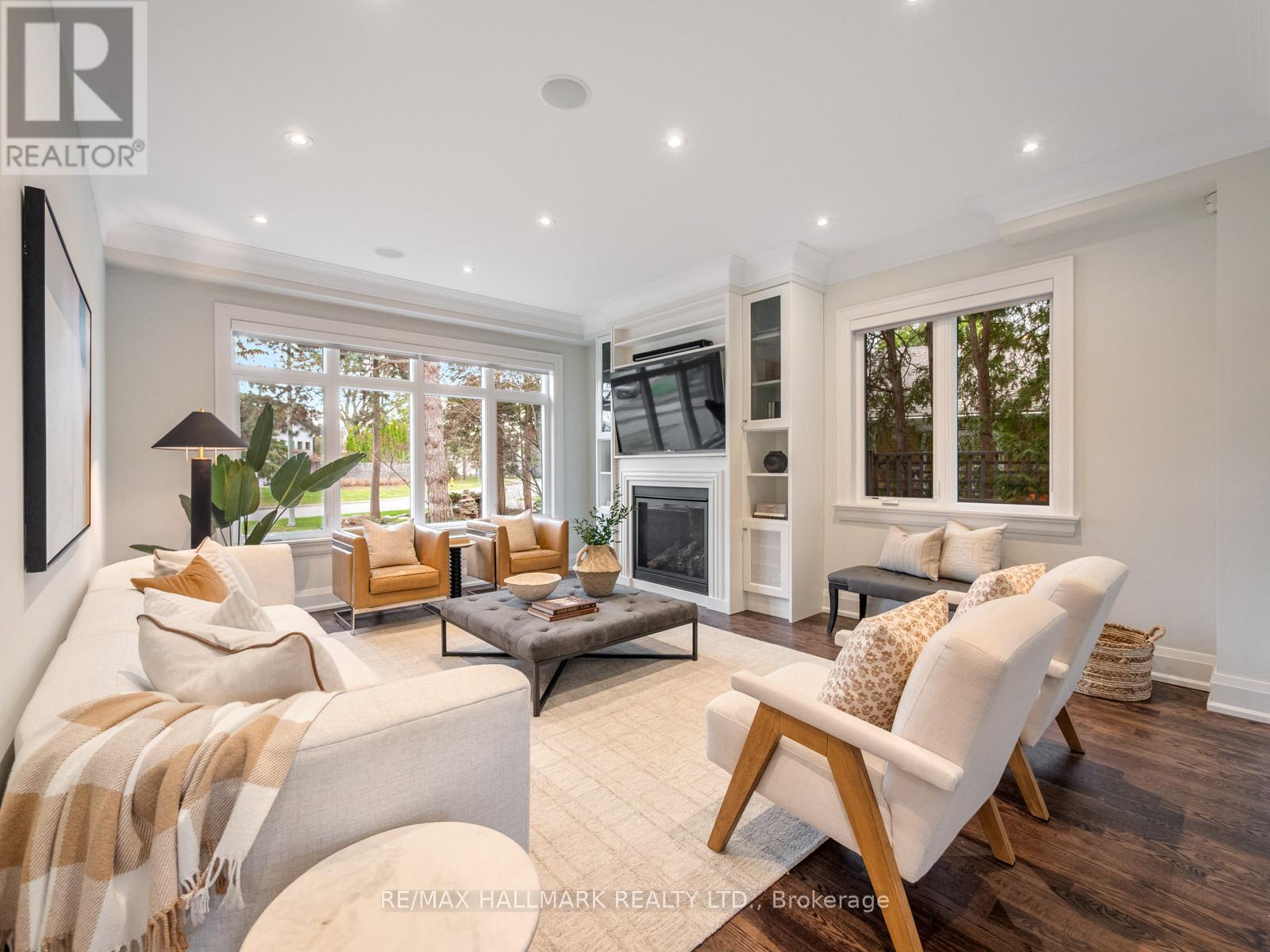 48 Paperbirch Drive, Toronto, Ontario M3C 2E7 - Photo 2 - C13001820