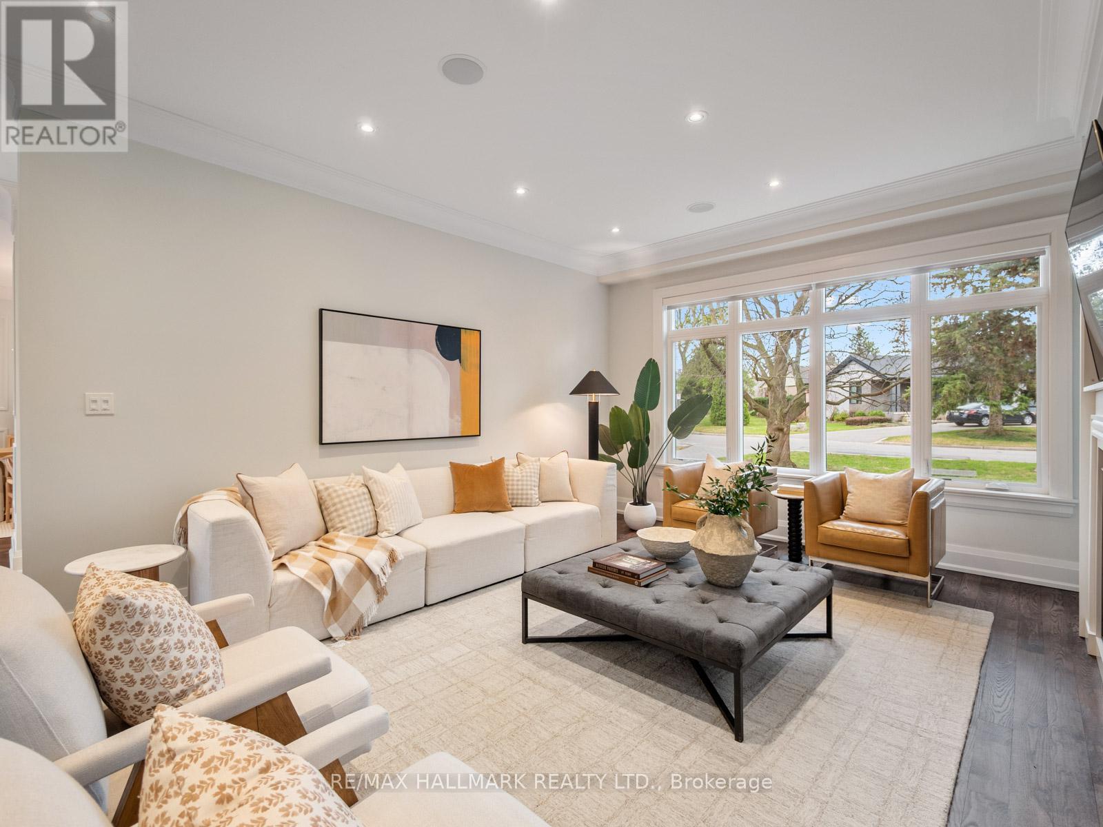 48 Paperbirch Drive, Toronto, Ontario M3C 2E7 - Photo 4 - C13001820