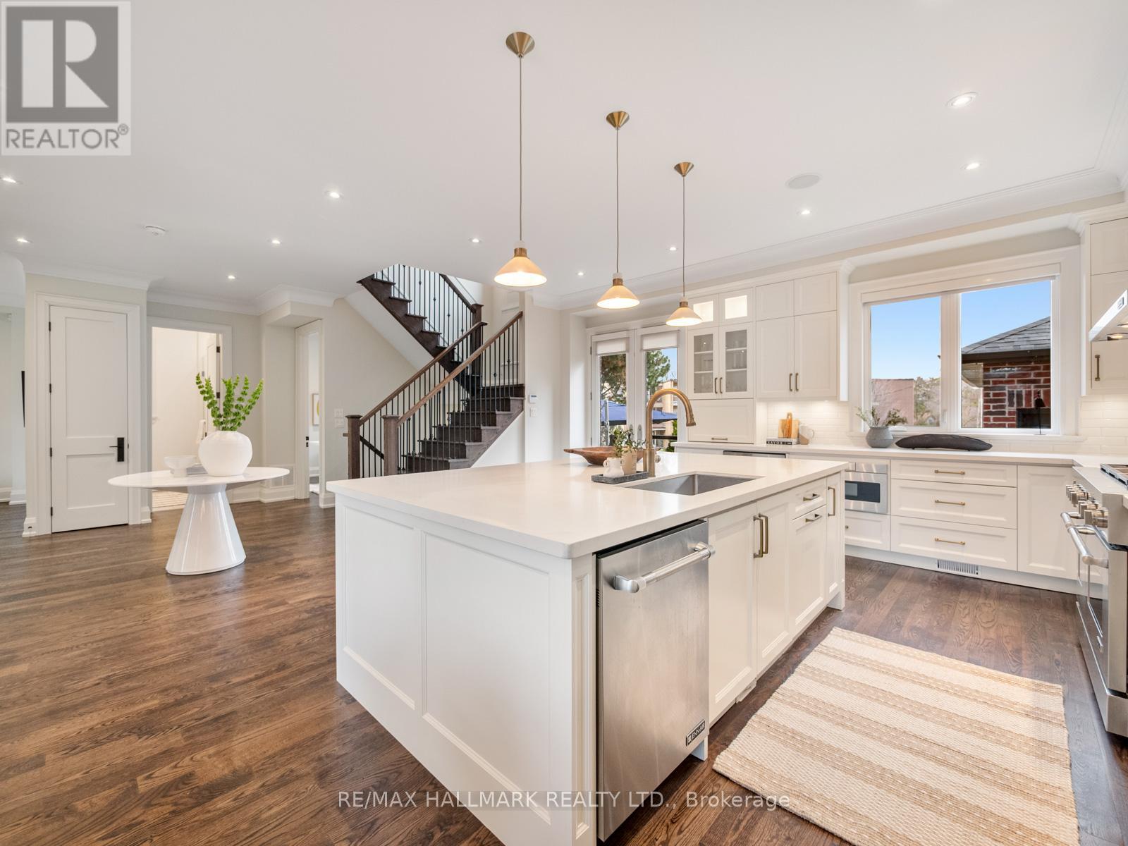 48 Paperbirch Drive, Toronto, Ontario M3C 2E7 - Photo 8 - C13001820