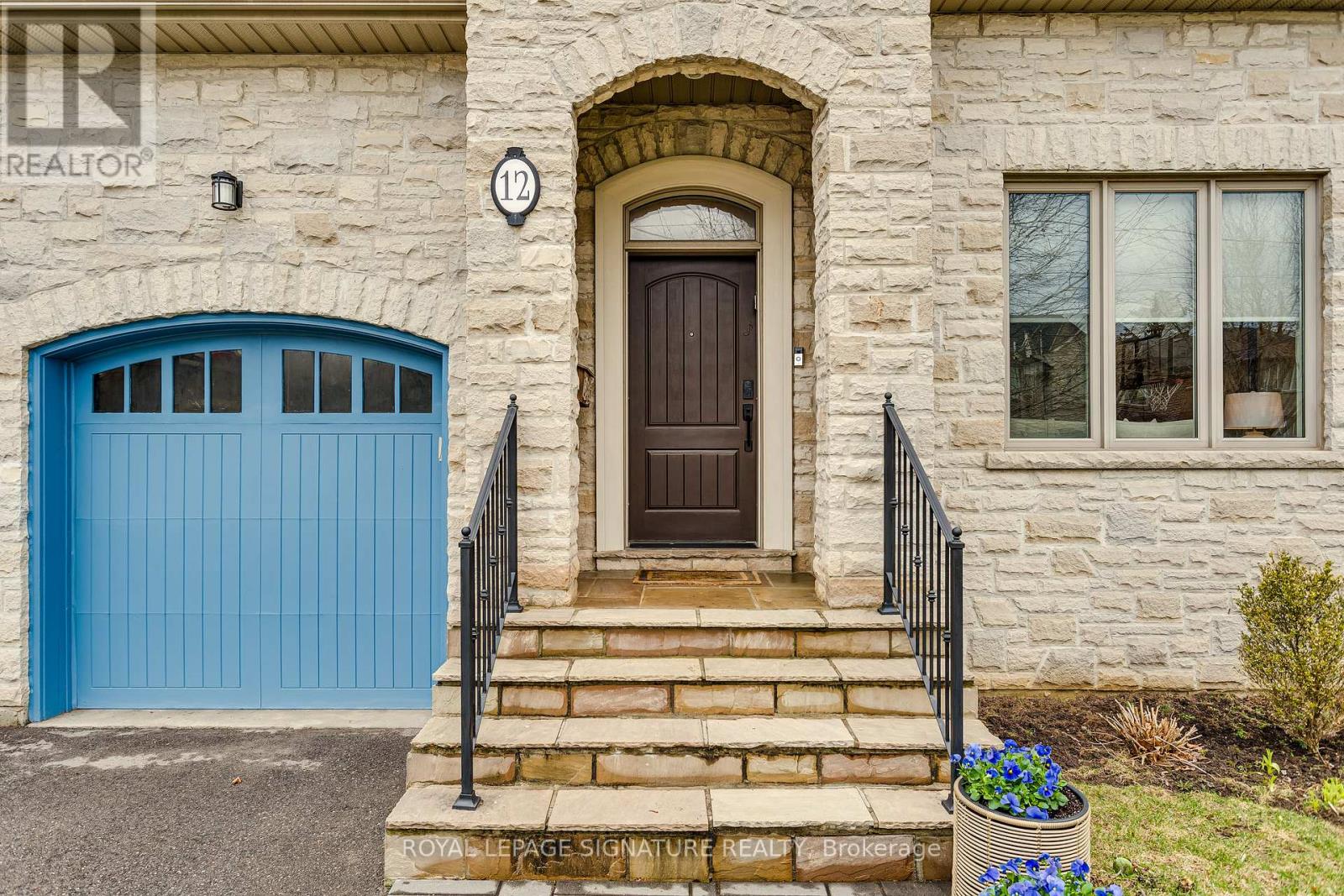 12 Silverton Avenue, Toronto, Ontario  M3H 3E6 - Photo 2 - C13001850