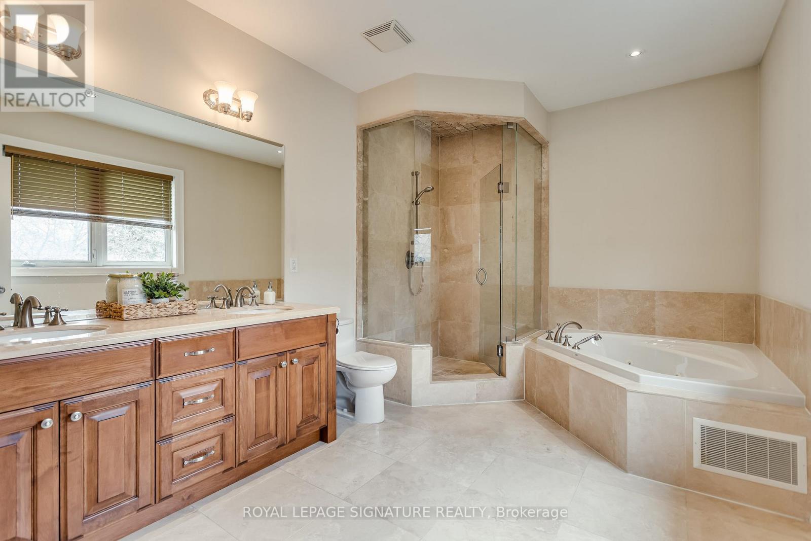 12 Silverton Avenue, Toronto, Ontario  M3H 3E6 - Photo 21 - C13001850