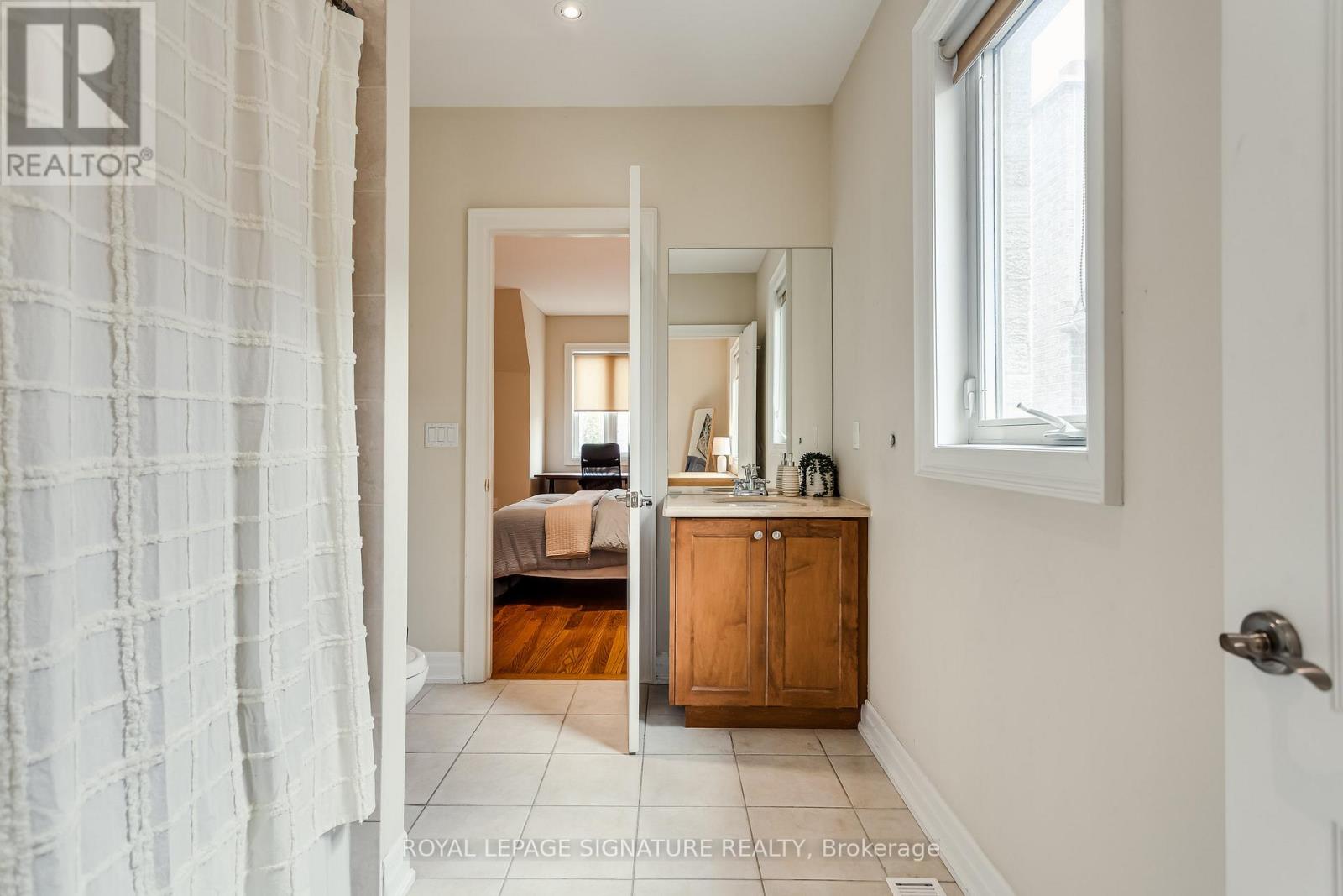 12 Silverton Avenue, Toronto, Ontario  M3H 3E6 - Photo 23 - C13001850