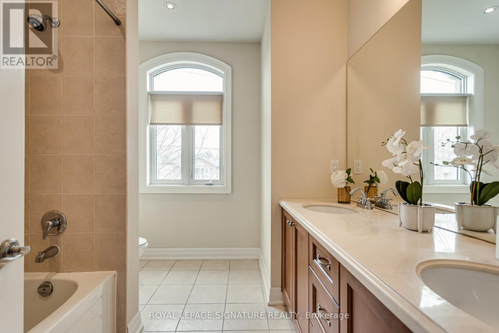 12 Silverton Avenue, Toronto, Ontario  M3H 3E6 - Photo 26 - C13001850