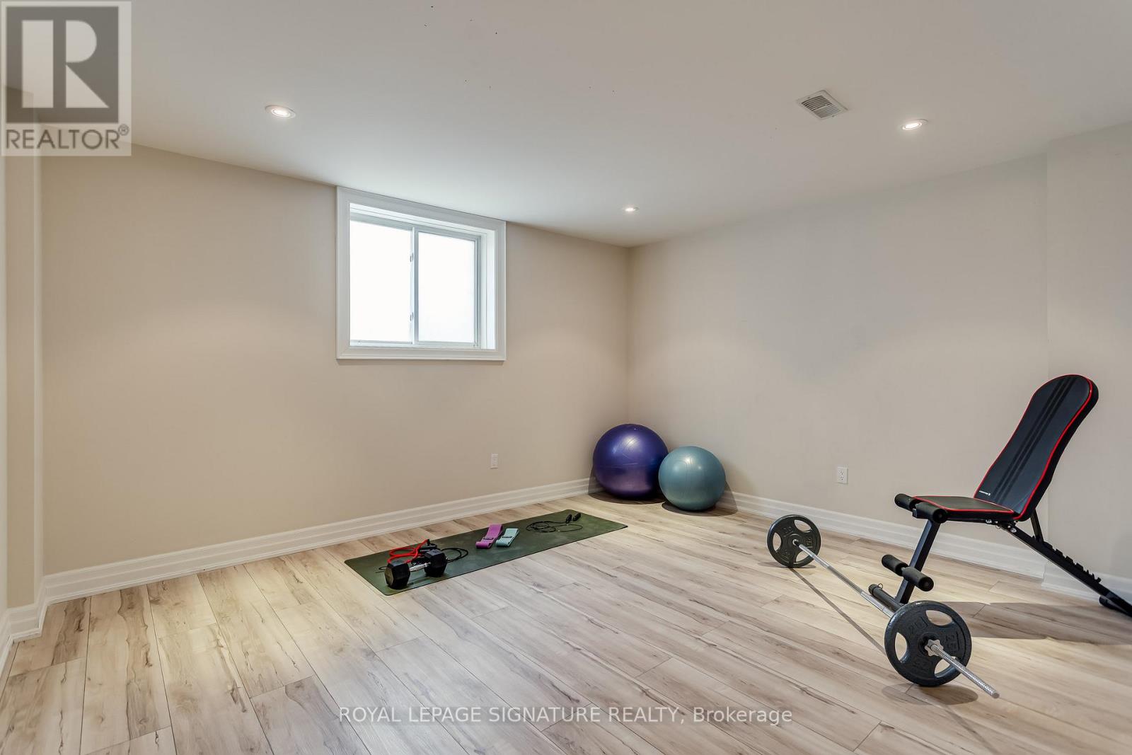 12 Silverton Avenue, Toronto, Ontario  M3H 3E6 - Photo 33 - C13001850