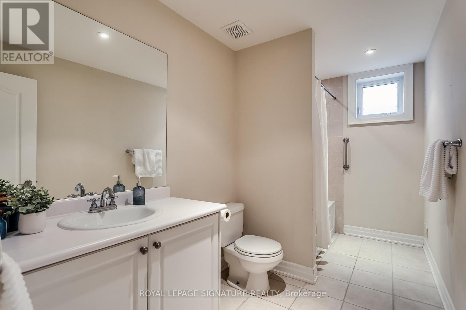 12 Silverton Avenue, Toronto, Ontario  M3H 3E6 - Photo 34 - C13001850