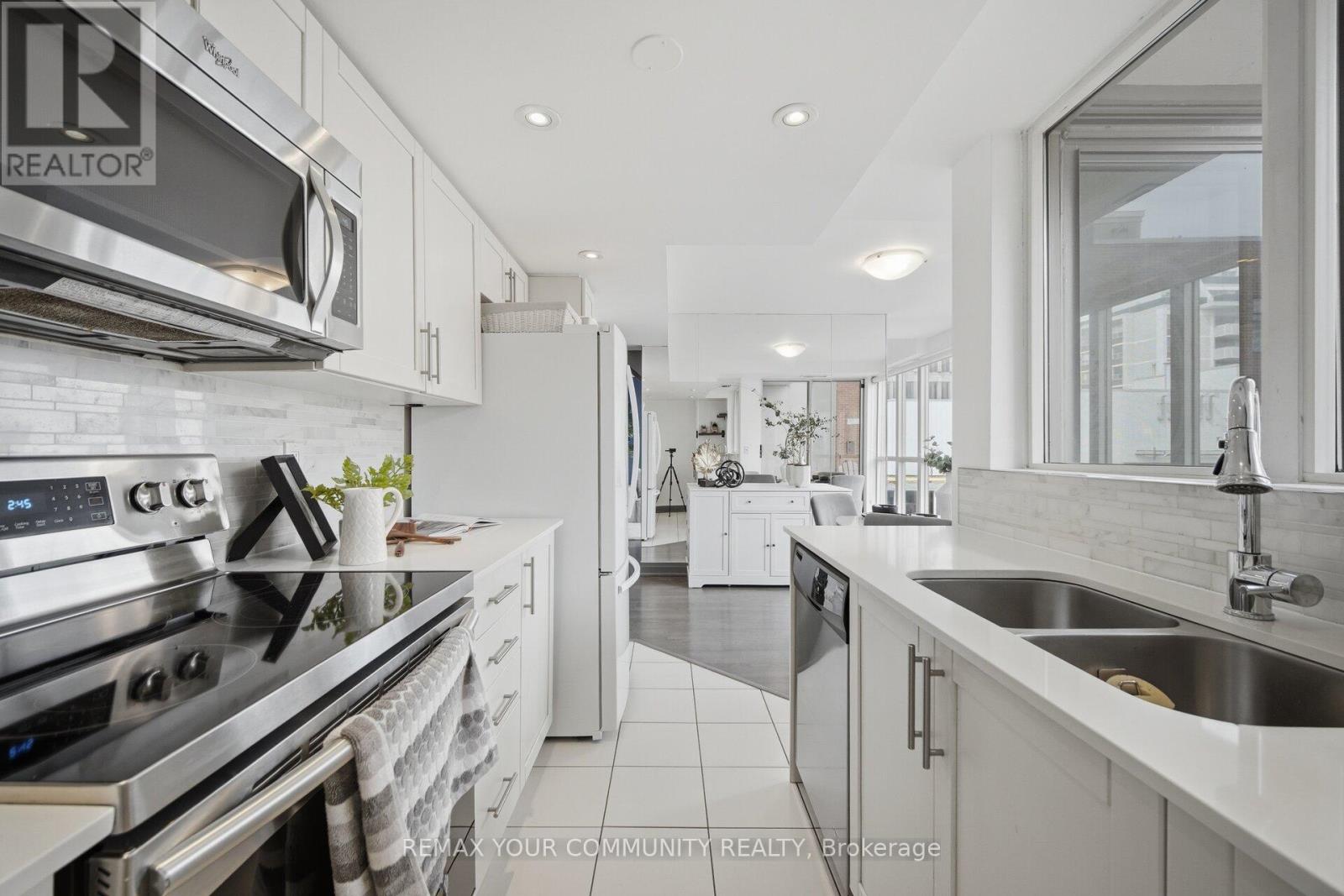 Ph1114 - 18 Merton Street, Toronto, Ontario  M4S 3G9 - Photo 13 - C13001858