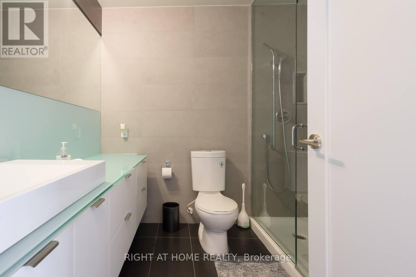 2512 - 300 Front Street W, Toronto, Ontario  M5V 0E9 - Photo 11 - C13001862