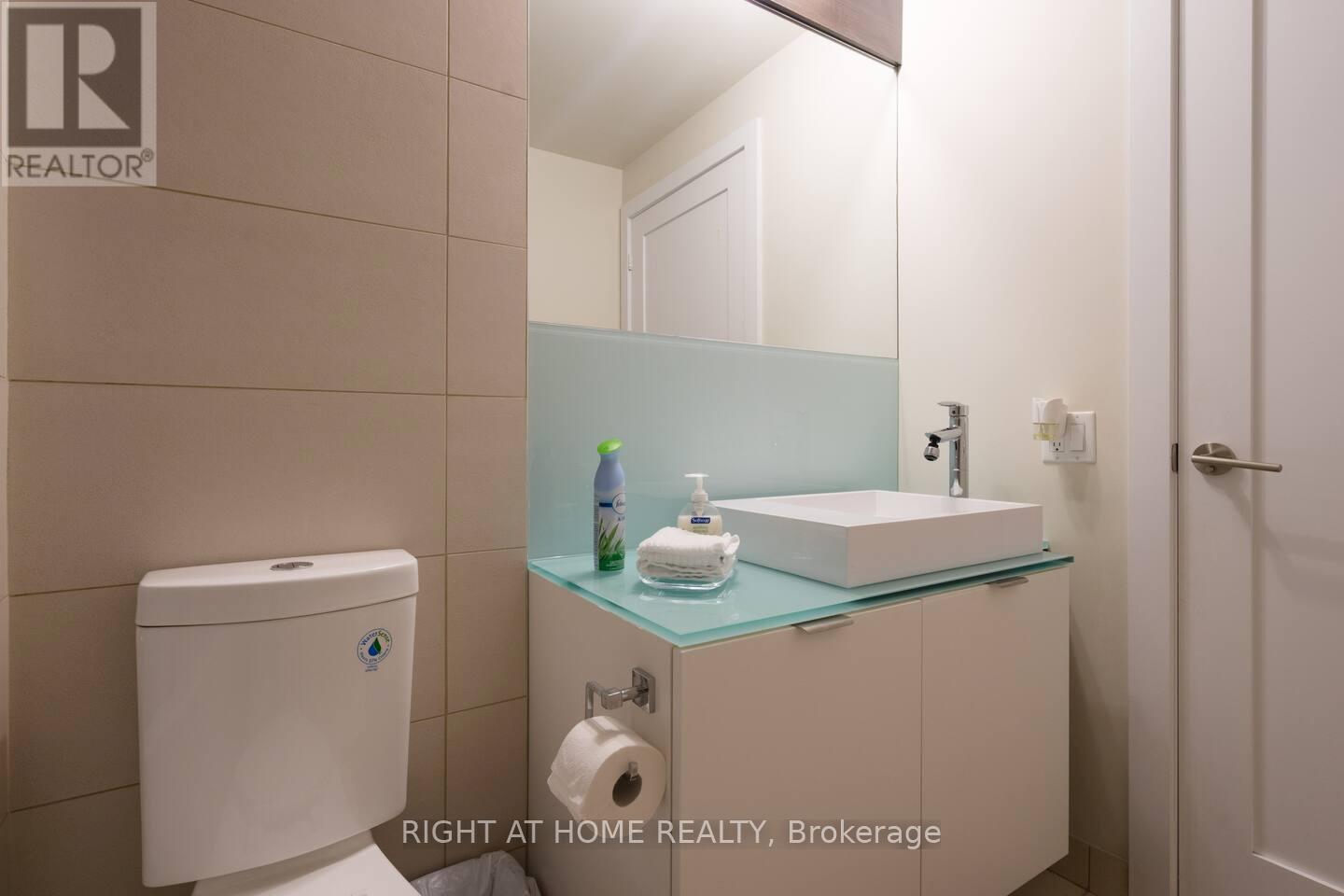 2512 - 300 Front Street W, Toronto, Ontario  M5V 0E9 - Photo 19 - C13001862