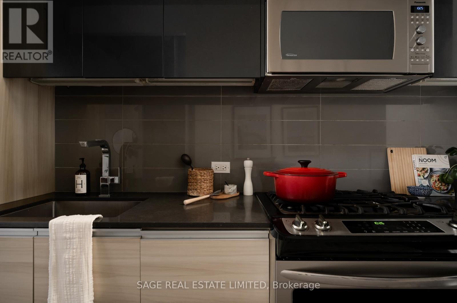 403 - 1238 Dundas Street E, Toronto, Ontario  M4M 1S3 - Photo 13 - E13001514