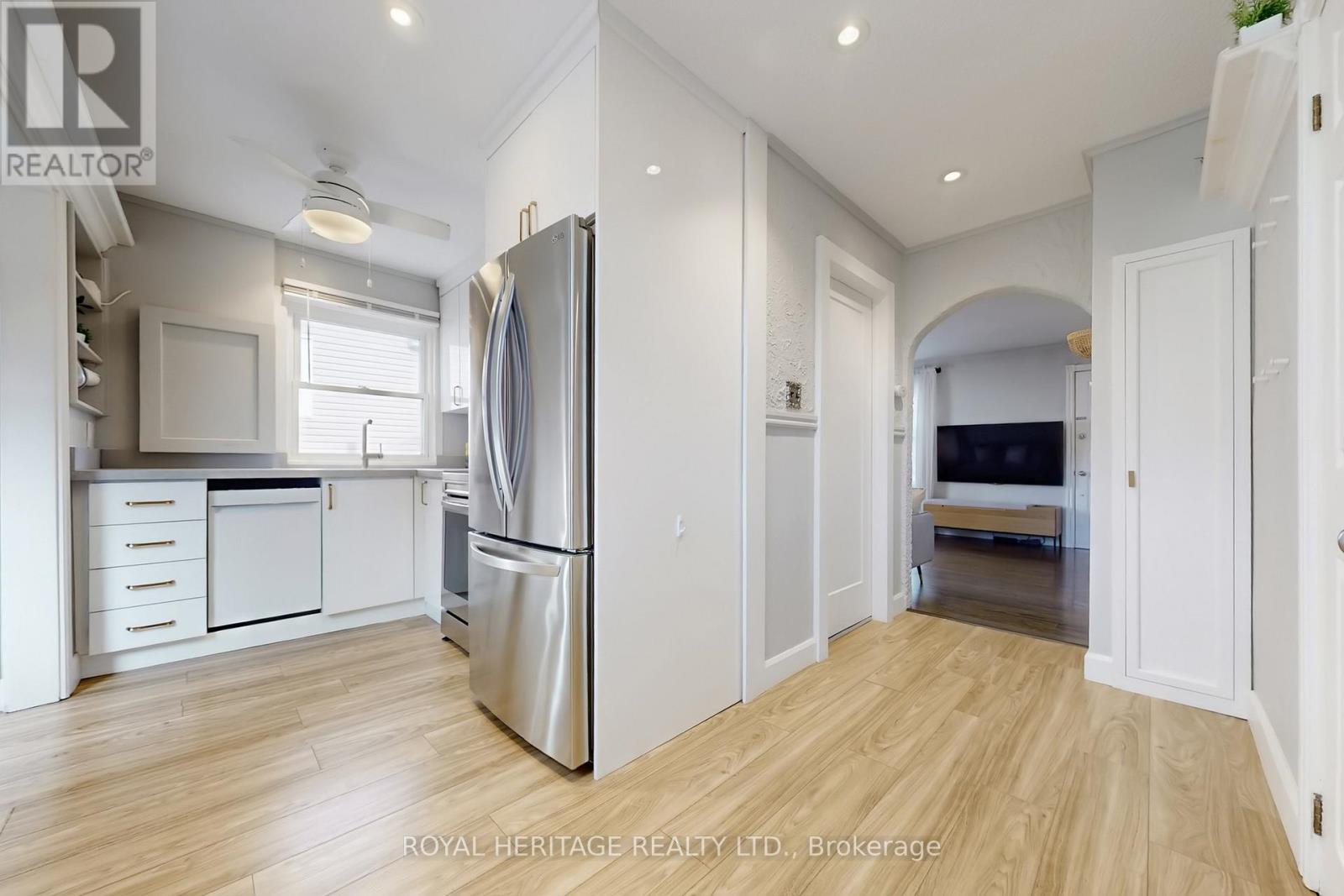 24 York Street, Ajax, Ontario  L1S 1S8 - Photo 10 - E13001556