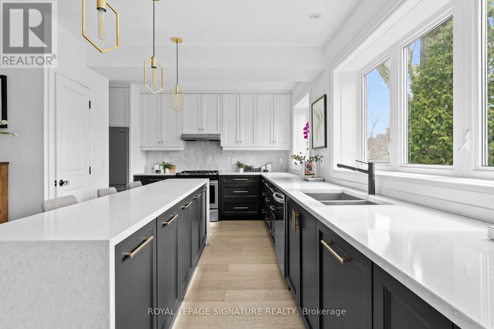 47 DON VALLEY DRIVE, Toronto, Ontario