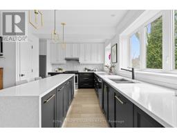 47 DON VALLEY DRIVE, Toronto, Ontario