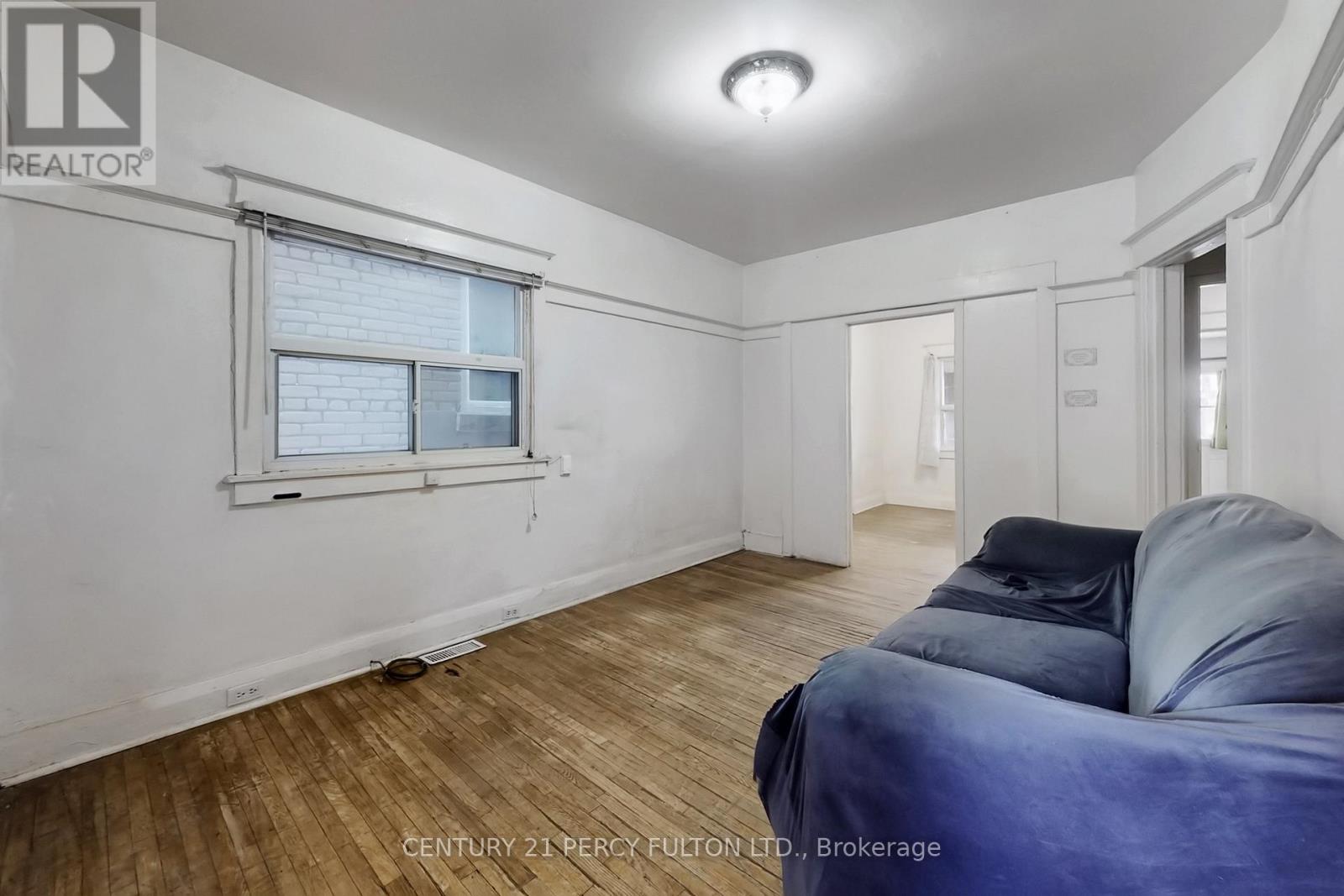 366 Coxwell Avenue, Toronto, Ontario  M4L 3B7 - Photo 10 - E13001752