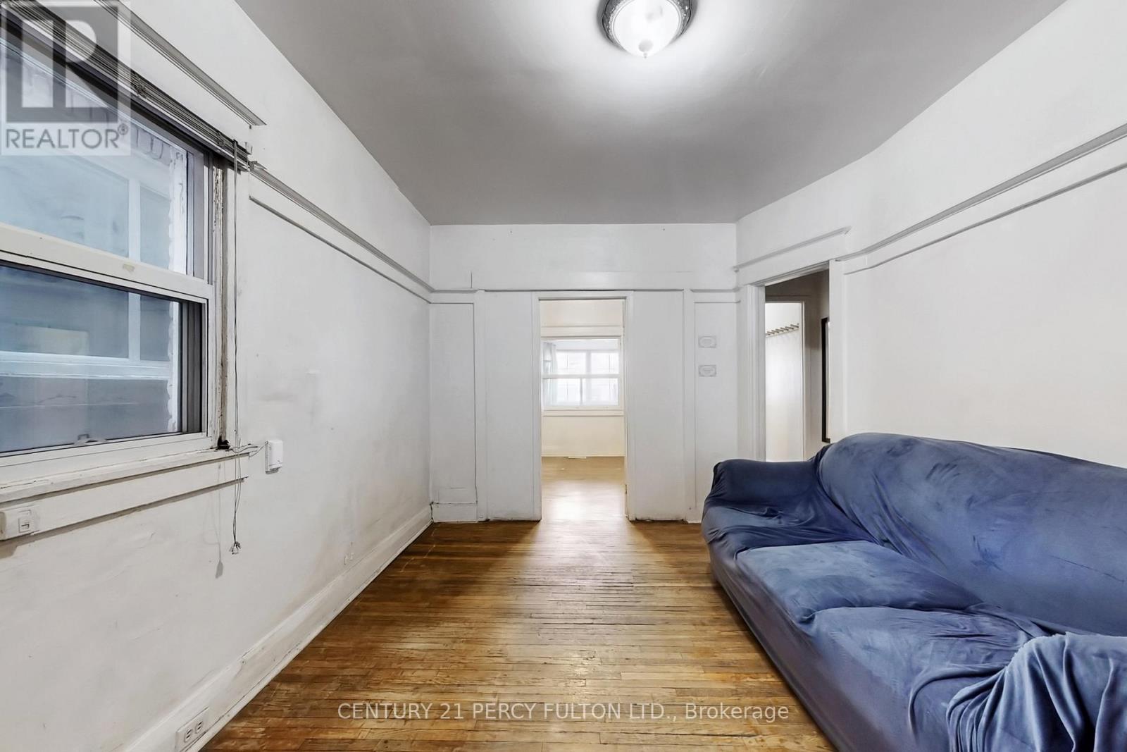 366 Coxwell Avenue, Toronto, Ontario  M4L 3B7 - Photo 13 - E13001752