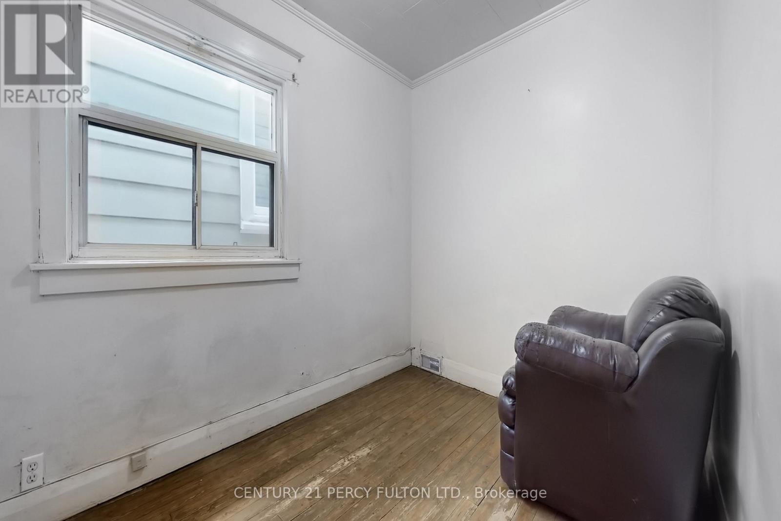 366 Coxwell Avenue, Toronto, Ontario  M4L 3B7 - Photo 25 - E13001752