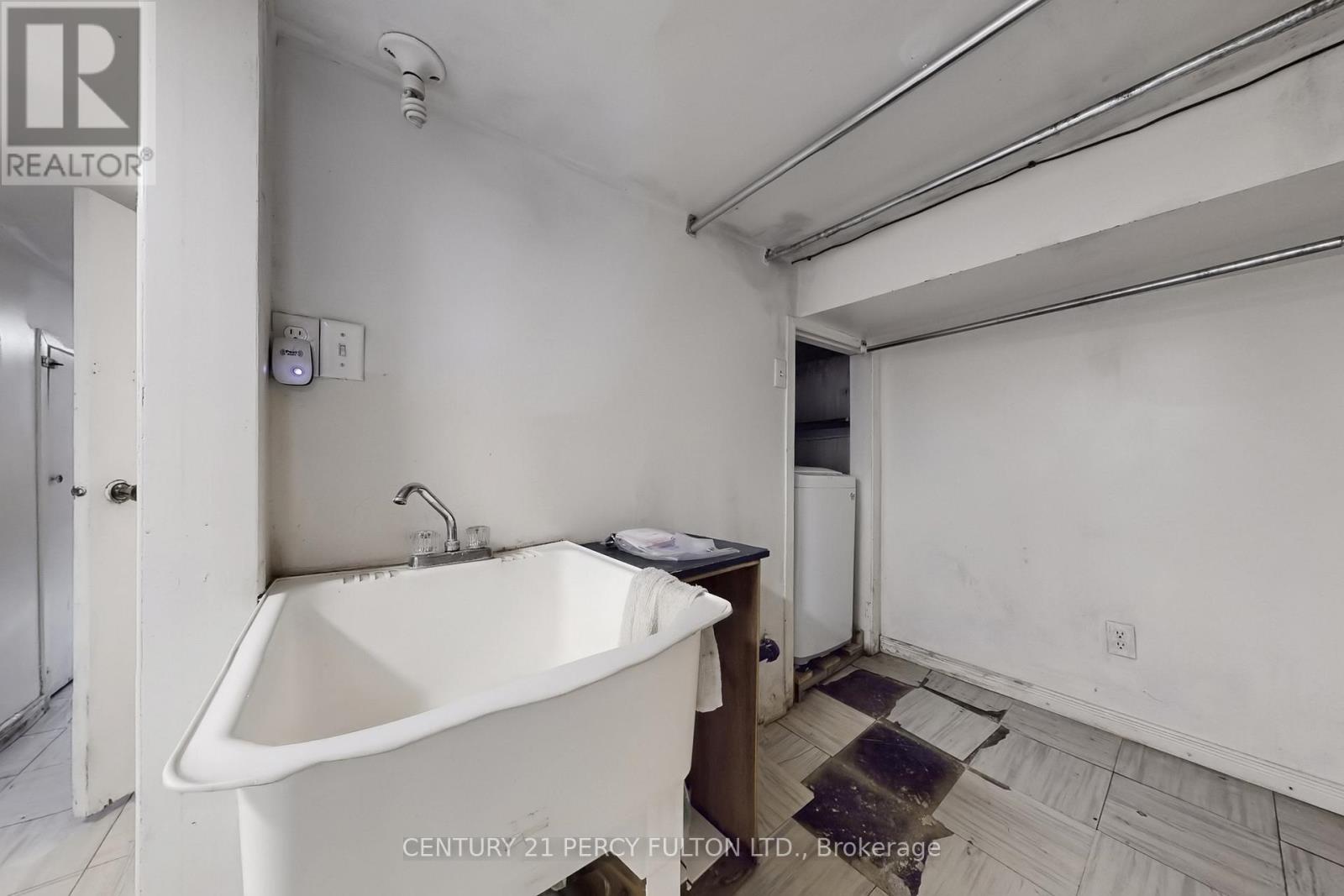 366 Coxwell Avenue, Toronto, Ontario  M4L 3B7 - Photo 40 - E13001752