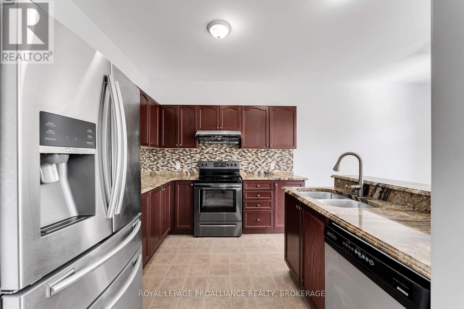 500 Conservatory Drive, Kingston, Ontario  K7M 9C8 - Photo 15 - X12861290