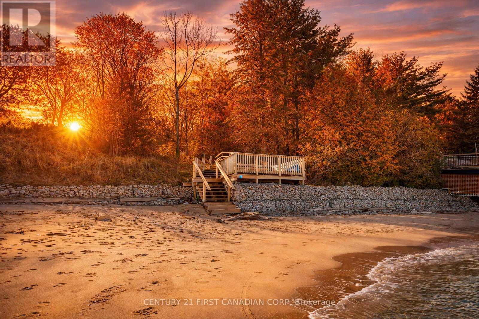 10277 Grand Oaks Drive, Lambton Shores, Ontario  N0M 1T0 - Photo 39 - X13001476