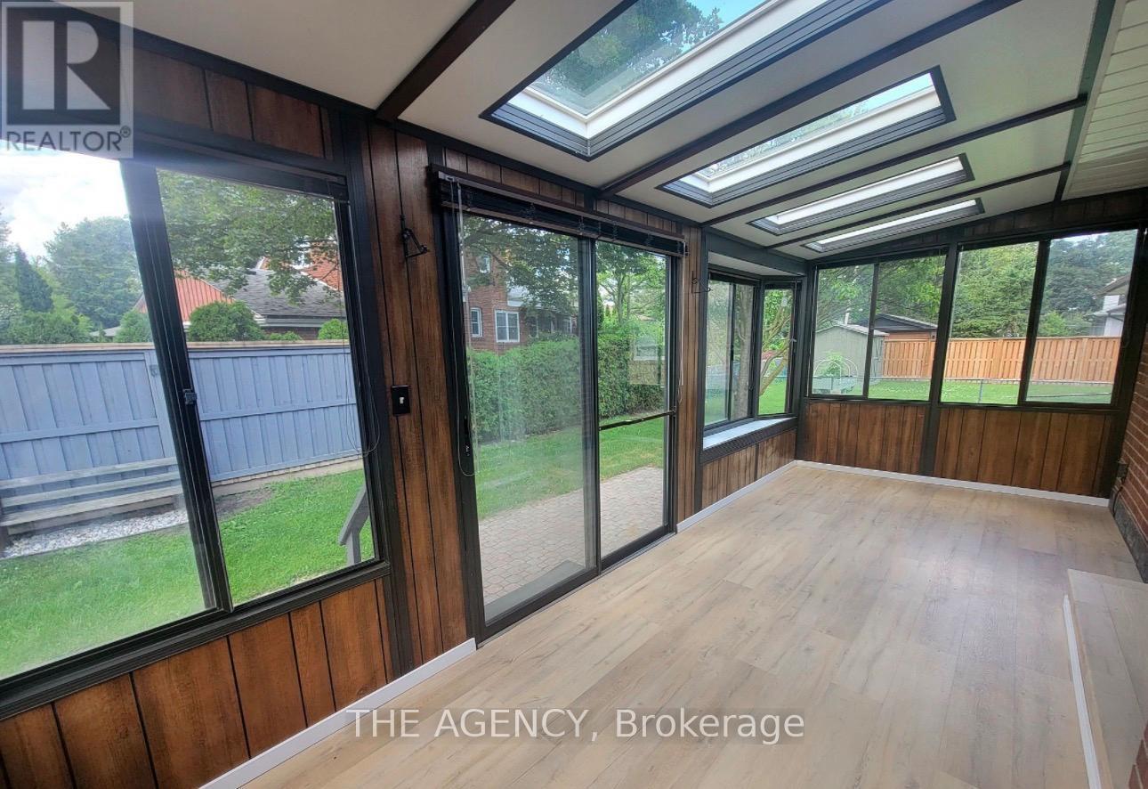 Main Floor - 26 Beaverbrook Avenue, Toronto, Ontario  M9B 2M9 - Photo 10 - W12989644