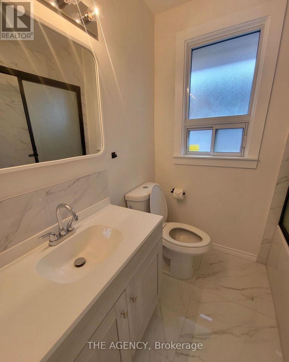 Main Floor - 26 Beaverbrook Avenue, Toronto, Ontario  M9B 2M9 - Photo 11 - W12989644