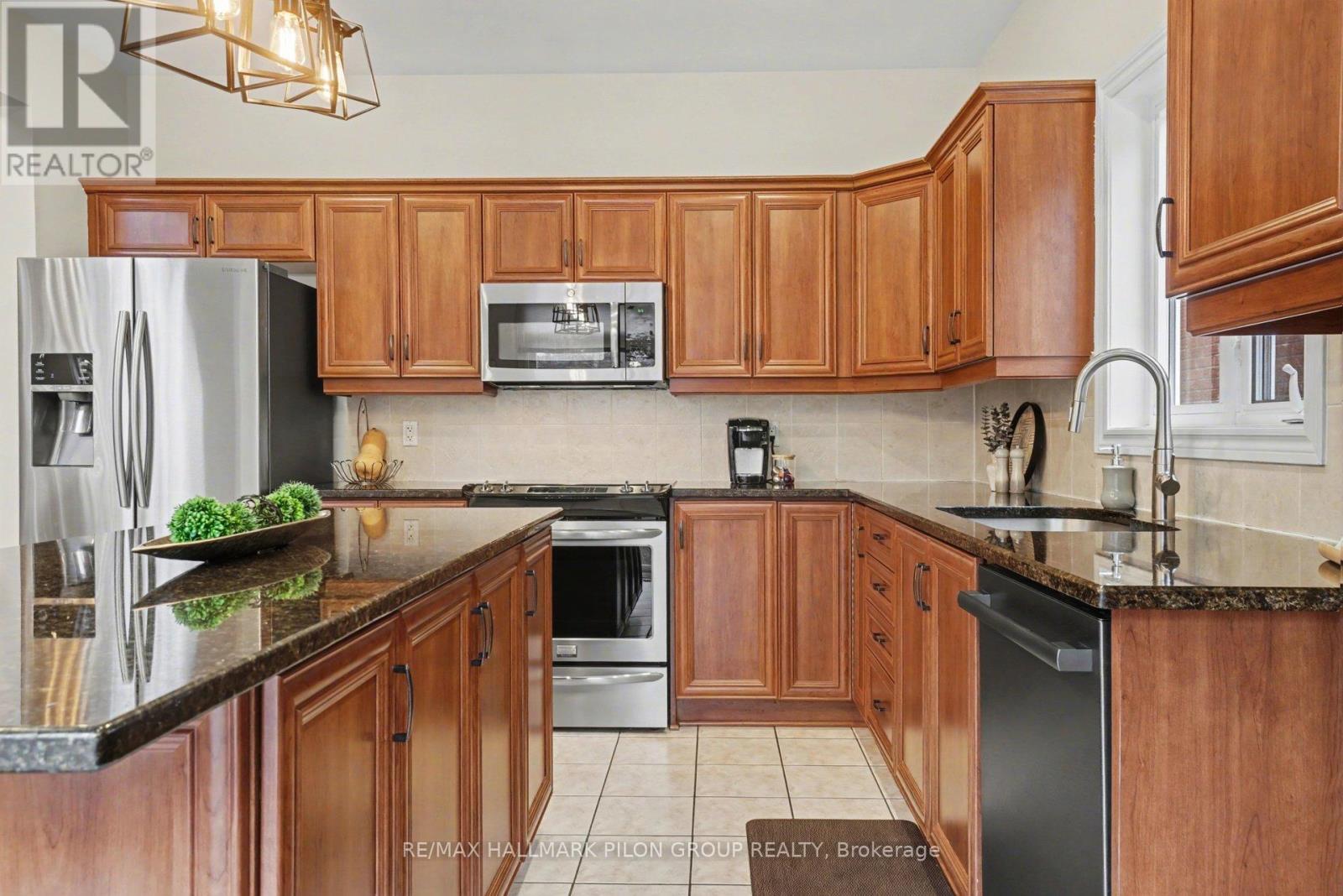 139 Borealis Crescent, Ottawa, Ontario  K1K 4T8 - Photo 6 - X12953660