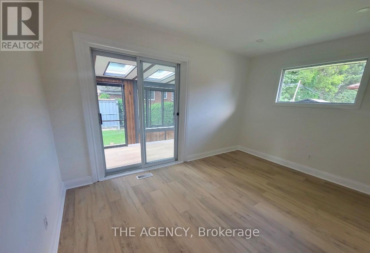 Main Floor - 26 Beaverbrook Avenue, Toronto, Ontario  M9B 2M9 - Photo 9 - W12989644