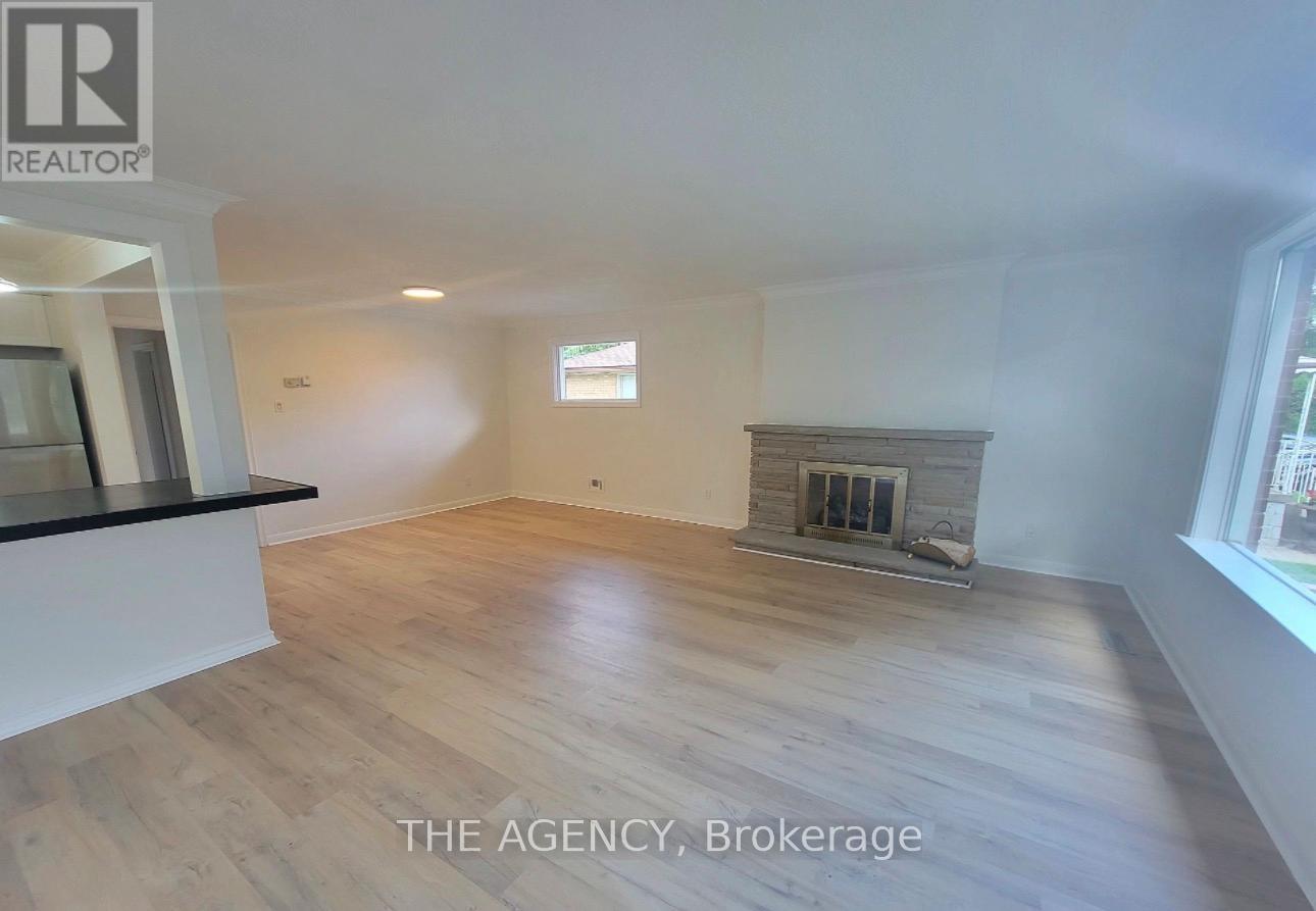 Main Floor - 26 Beaverbrook Avenue, Toronto, Ontario  M9B 2M9 - Photo 2 - W12989644