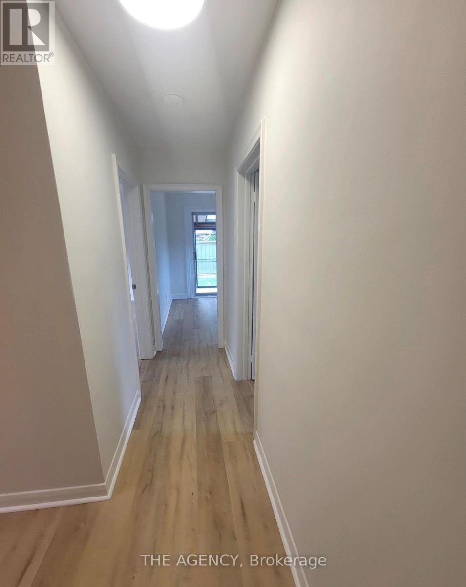 Main Floor - 26 Beaverbrook Avenue, Toronto, Ontario  M9B 2M9 - Photo 6 - W12989644