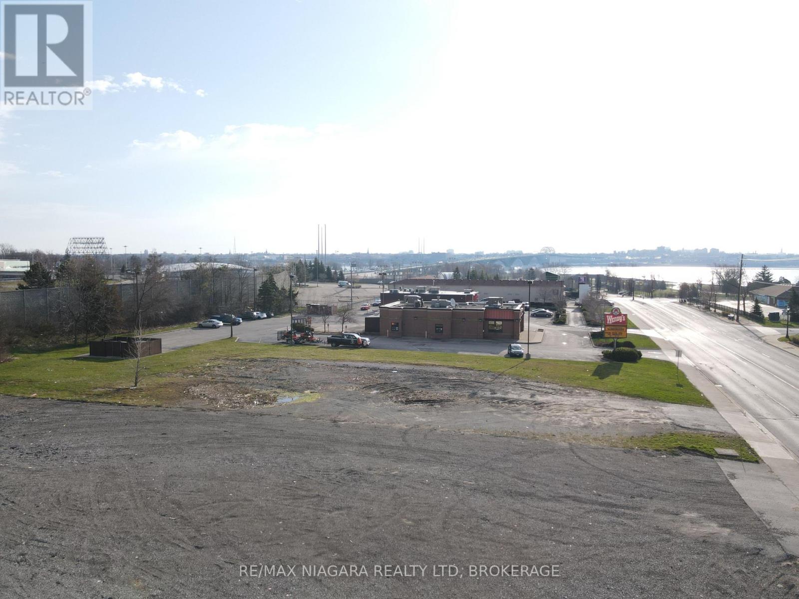 179 Garrison Road, Fort Erie, Ontario  L2A 1M5 - Photo 2 - X13001504